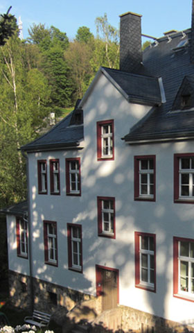 Schwingt&uuml;r, Schalterhalle